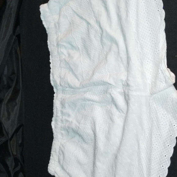 Rewind laser cutout hanker chief pattern white shorts - Picture 2 of 7